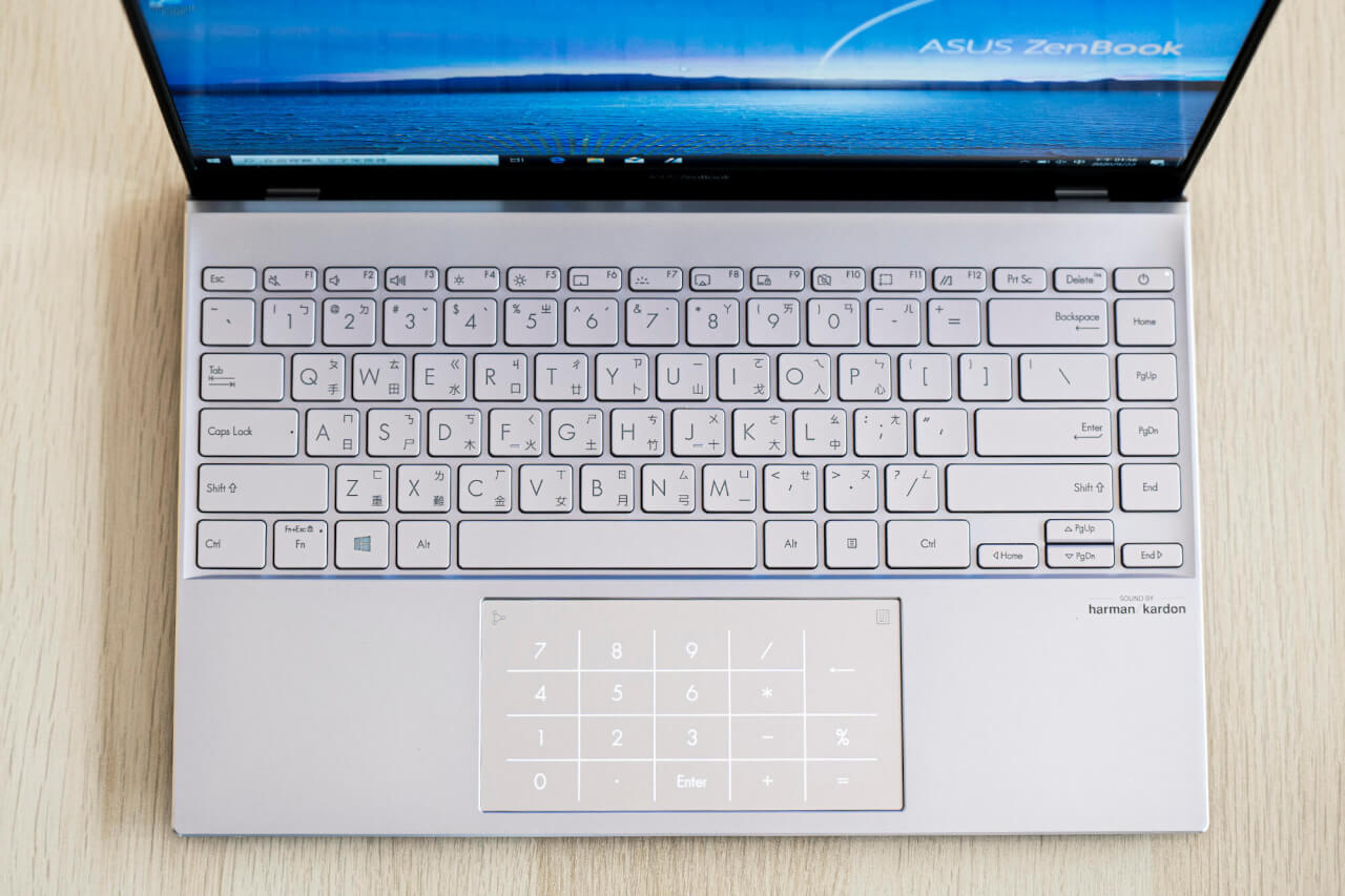 【筆電開箱】新一代華碩 ZenBook 14 (UX425)！高續航力、強大性能、超美外型，不只工作效率神助攻、更是百搭時尚配件！